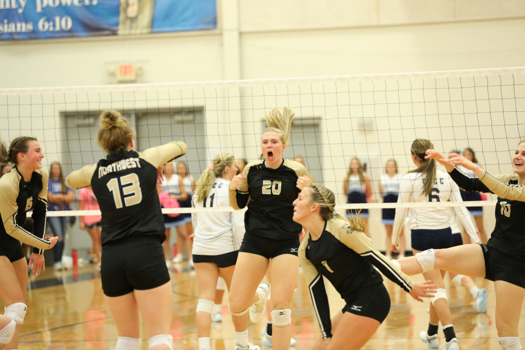 Outtakes_100419_ginwvball21_zlm.JPG